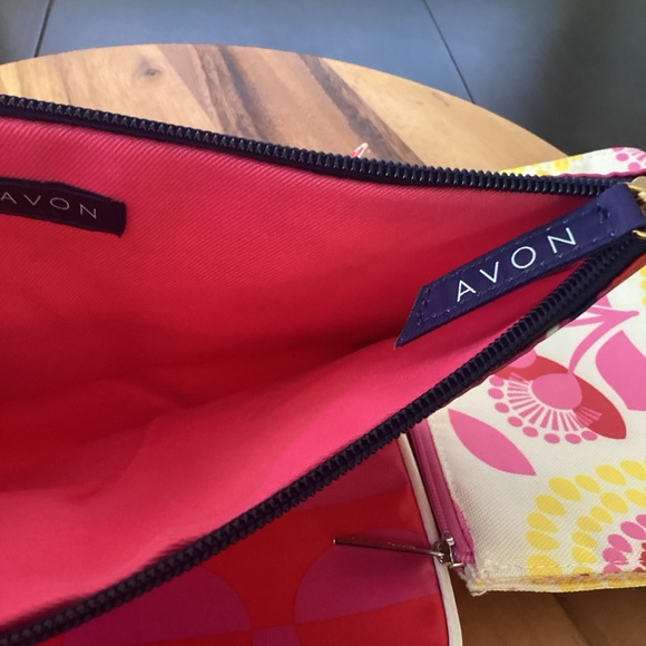 Clinique Jonathan Cohen, Avon &  Estee Lauder Lisa Perry Makeup Bag Bundle (4). - Picture 5 of 11